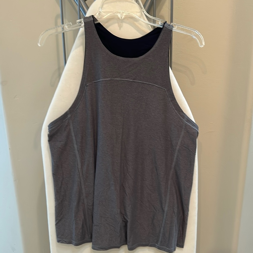 LULULEMON EXERCISE TANK TOP GRAY PINSTRIPE WITH BLACK PERFORATED FABRIC SIZE L